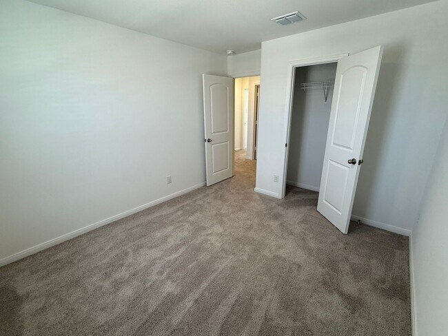 Building Photo - Move-In Ready 4BR with Private Yard & Fire Pit – Won’t Last!