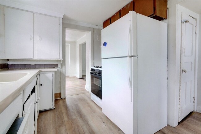 Building Photo - 127 Rosewood Terrace