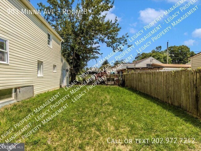 Building Photo - 903 Minna Ave