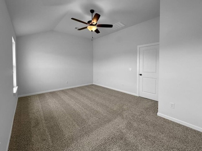 Building Photo - Beautiful 3 Bed Home in The Grove | Move-In Ready