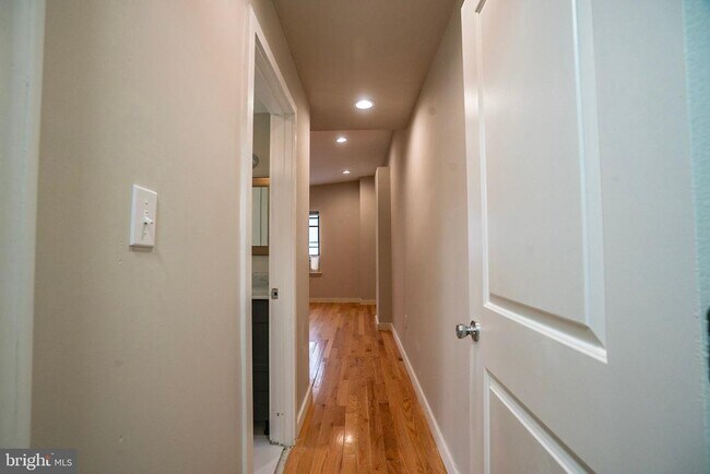 Building Photo - 1504 Swain St