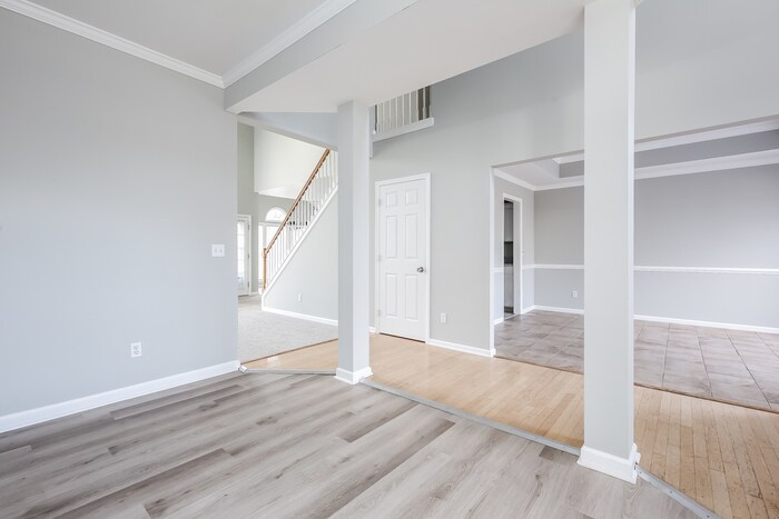 Building Photo - 311 S Orchard Farms Ave