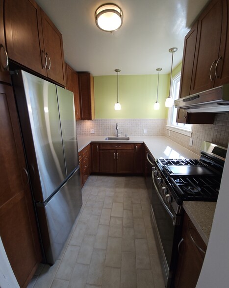 Kitchen with Brand New Appliances - 507 E Maple St