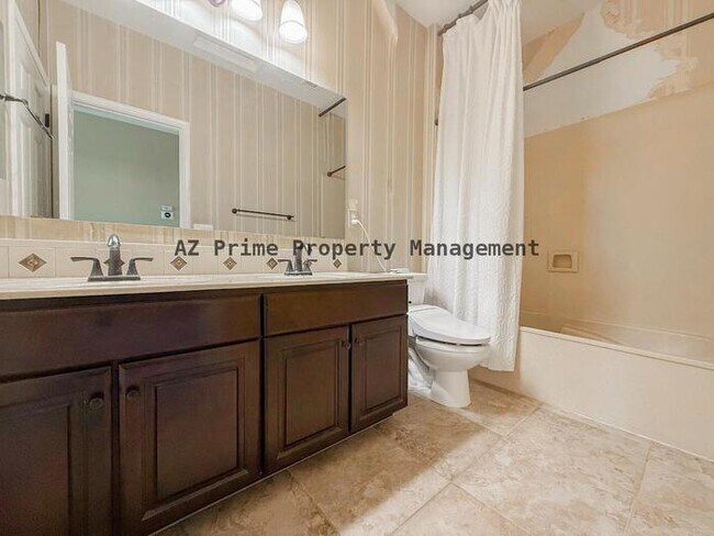 Building Photo - 7707 S 23rd Ln