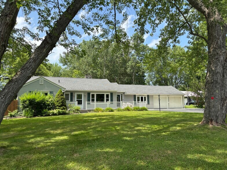 Building Photo - 1051 Mill Rd