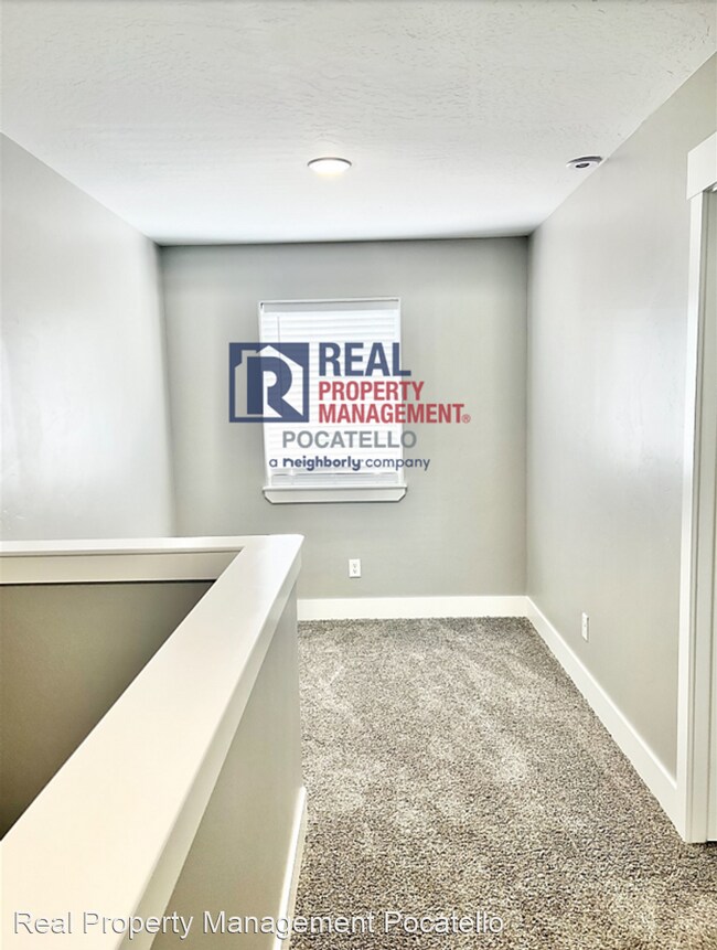 Building Photo - 3 br, 2.5 bath House - 189 Park Lawn #7