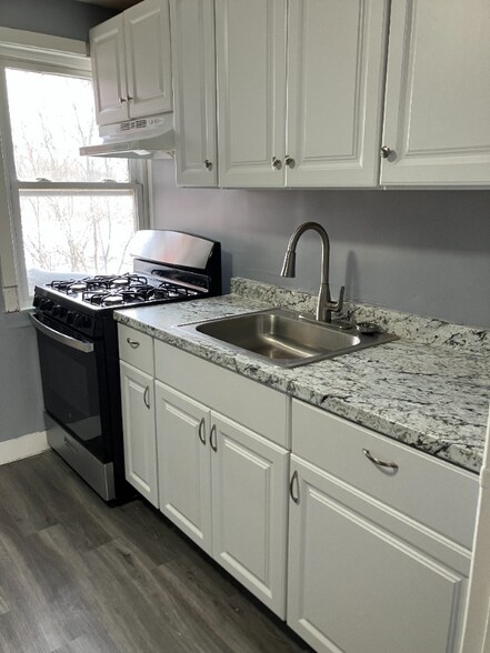 Building Photo - 936 Wethersfield Ave