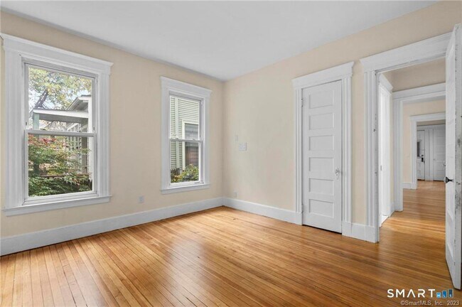 Building Photo - 167 Norton St