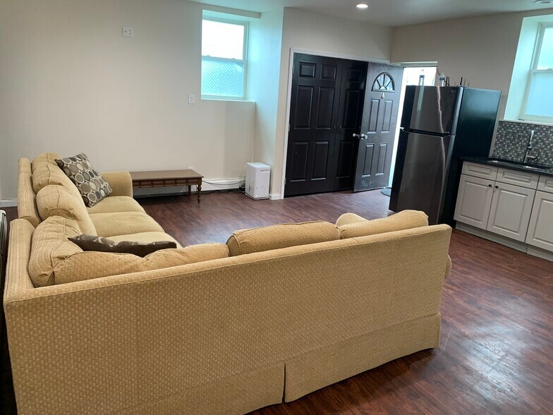 Building Photo - 2152 12th St