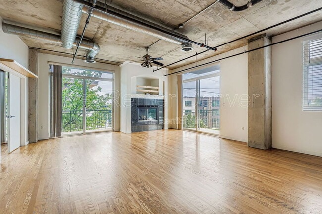 Building Photo - 3201 Shoshone St