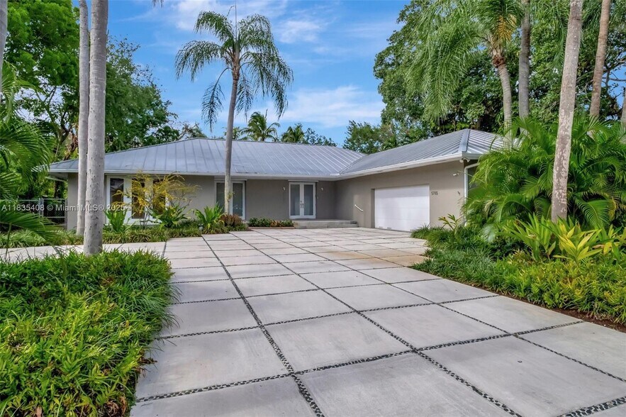 Building Photo - 5765 SW 84th St