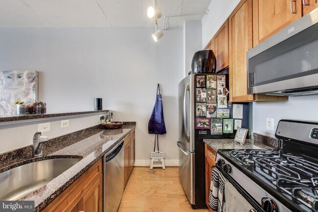 Building Photo - 2020 12th St NW