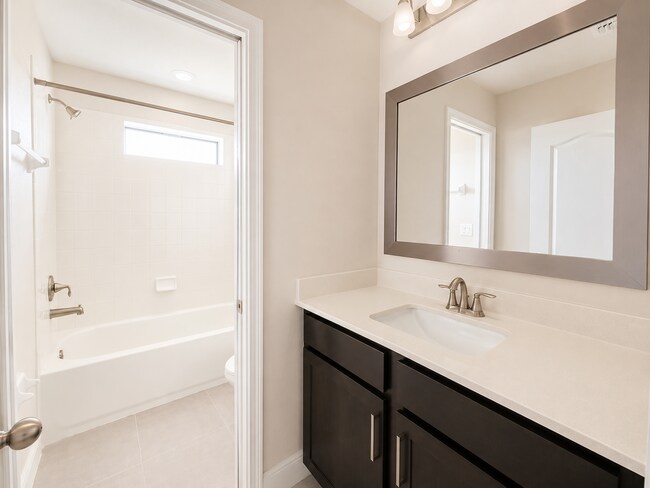 Building Photo - Spacious 5-Bedroom with 4.5 Baths at 176 Mitchell's Manor, Haines City!