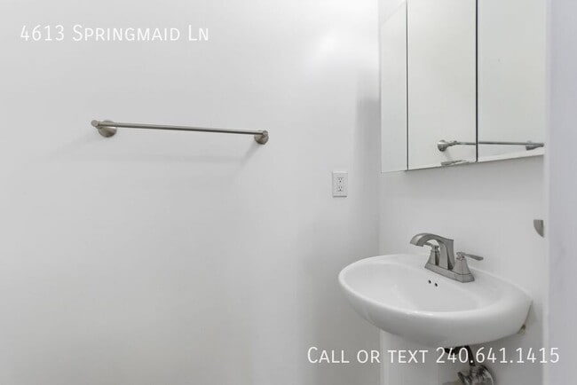 Building Photo - 4613 Springmaid Ln