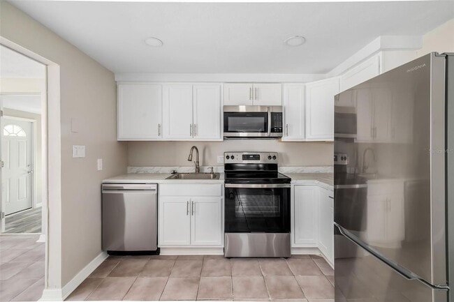 Building Photo - 6051 Carlton Ave