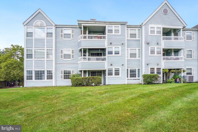 Building Photo - 8601 Falls Run Rd