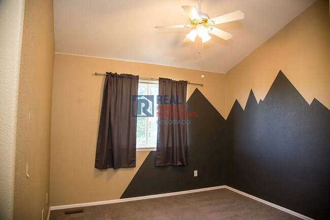 Building Photo - 1340 Rosemary Dr