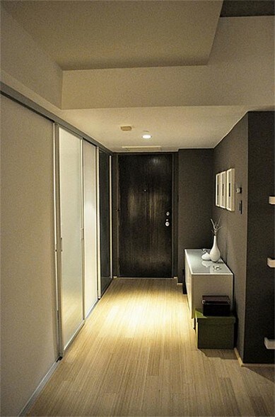 Building Photo - 2016 Main St