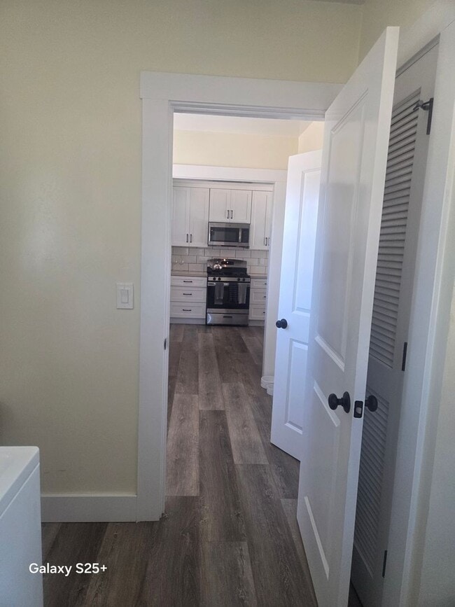 Building Photo - 750 E Hwy 246