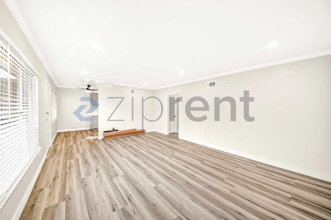 Building Photo - 2301 W Beverly Blvd