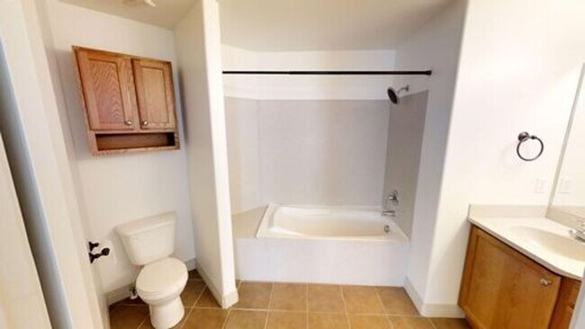 Building Photo - A PERFECT TOWNHOME IN EAGLE MOUNTAIN