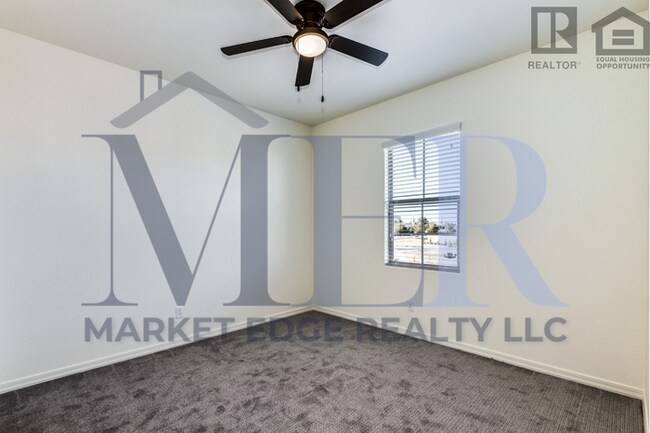 Building Photo - 3 Bed/2.5 Bath House in Gilbert! JOIN THE ...