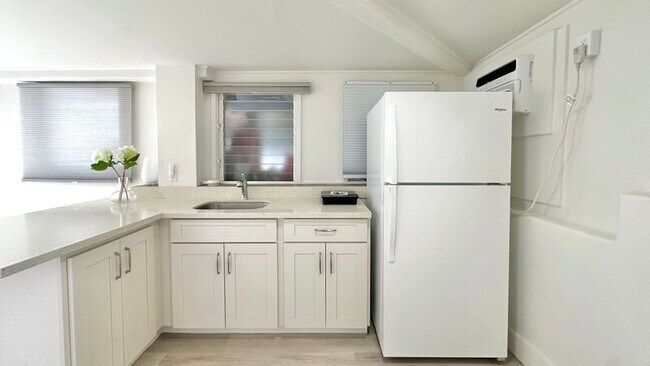Building Photo - 4559 Sierra Dr