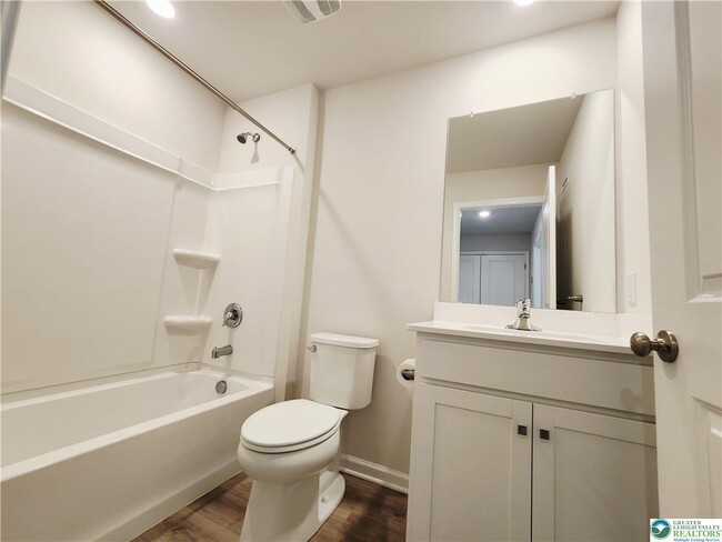 Building Photo - 1182 Susan Cir