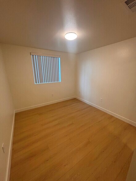 Building Photo - 6208 Brynhurst Ave