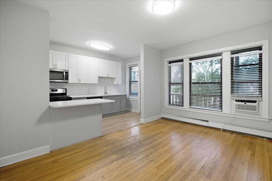 Building Photo - 5432 S Drexel Ave