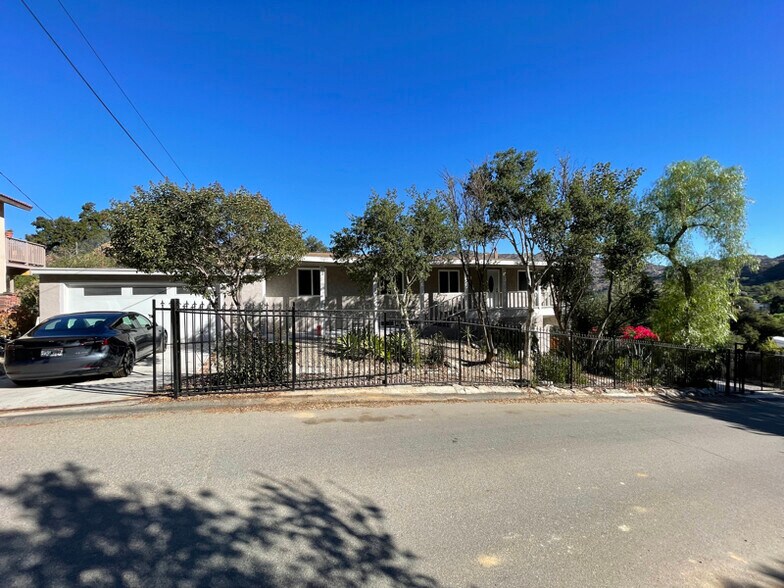 Building Photo - 6541 Clear Springs Rd