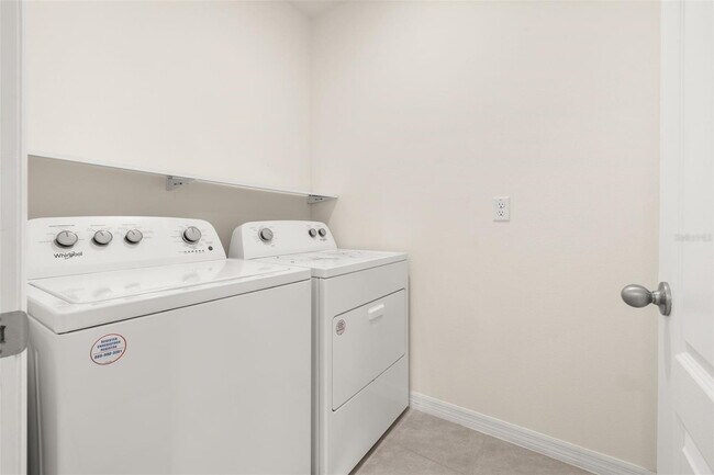 Building Photo - 318 Montgomery Ct
