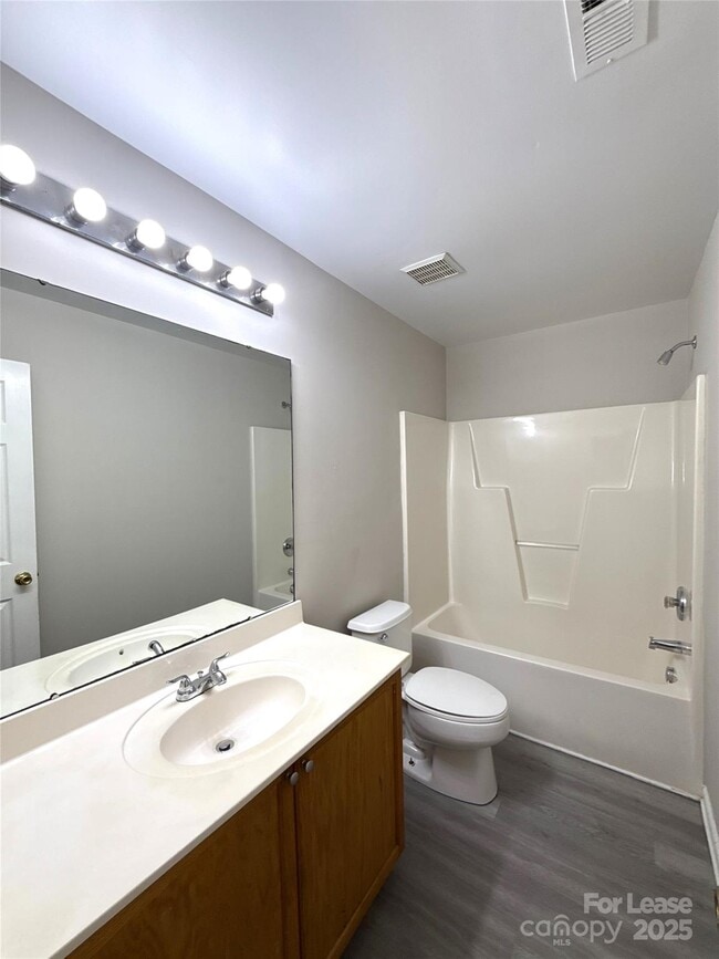 Building Photo - 5522 Stone Bluff Ct