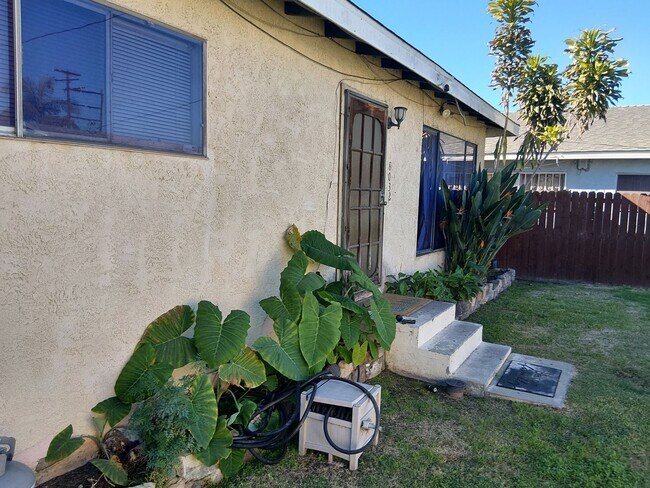 Building Photo - Mathis 8032-36 McKinley