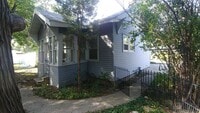 Building Photo - One Bedroom House off of Grand Ave!