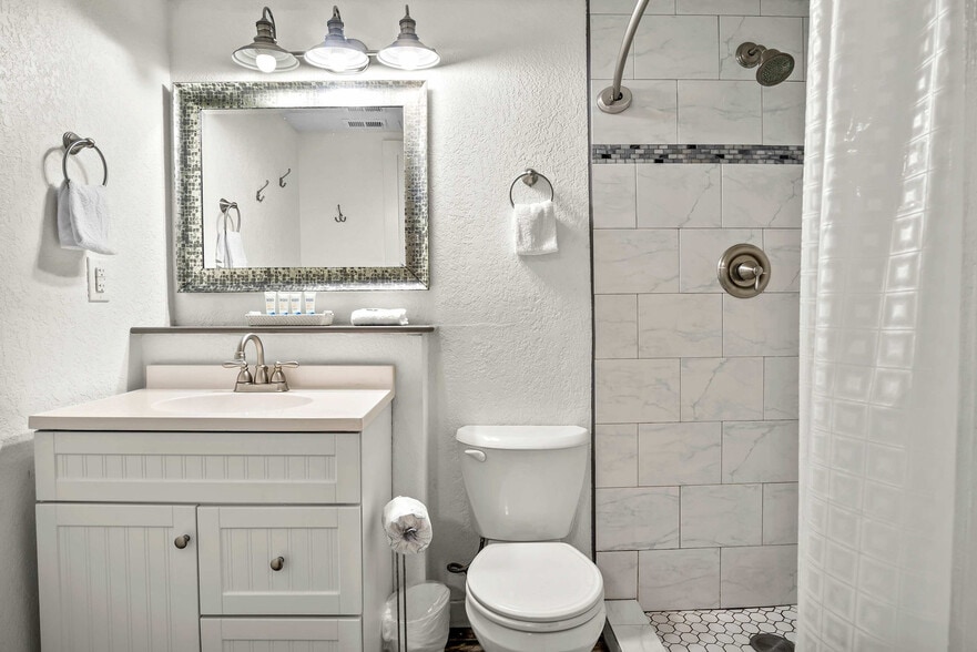 Building Photo - 15209 Leeward Dr