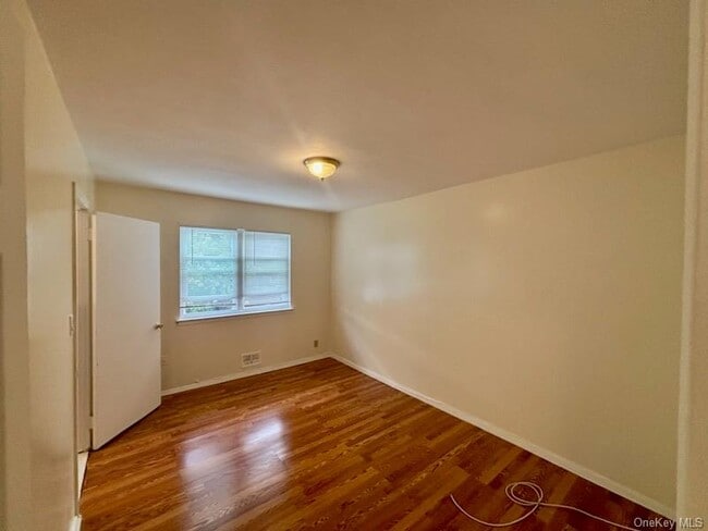 Building Photo - 235-12 147th Dr