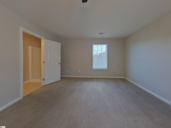 Building Photo - 1 Ridgeleigh Way