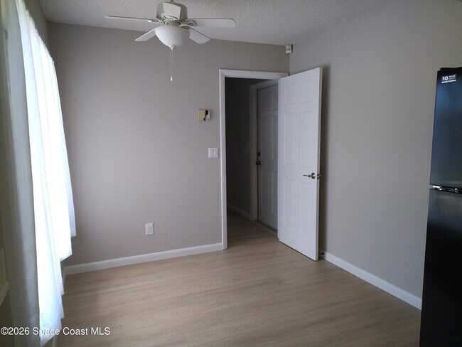 Building Photo - 530 Rio Ln
