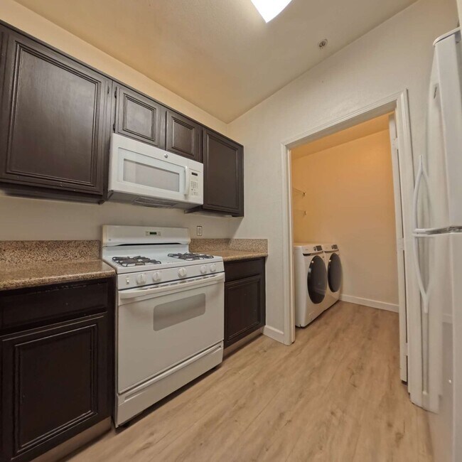 Building Photo - Next To Durango Casino | Gated Community | Laminate Floors | Community Fitness