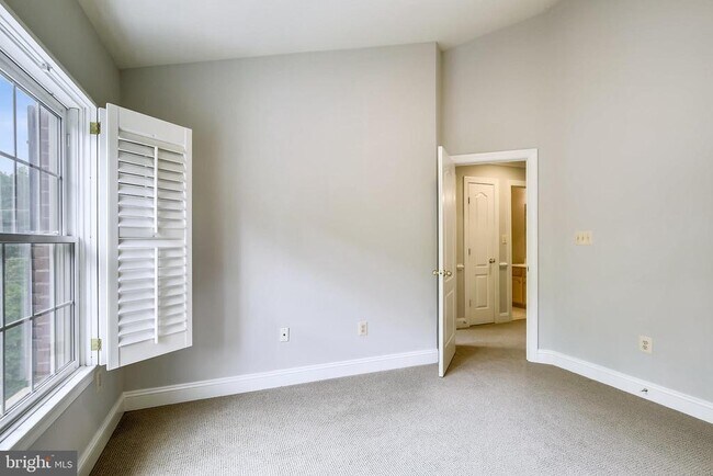 Building Photo - 10555 Tuckerman Heights Cir