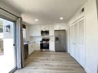 Building Photo - 637 Beverly Pl