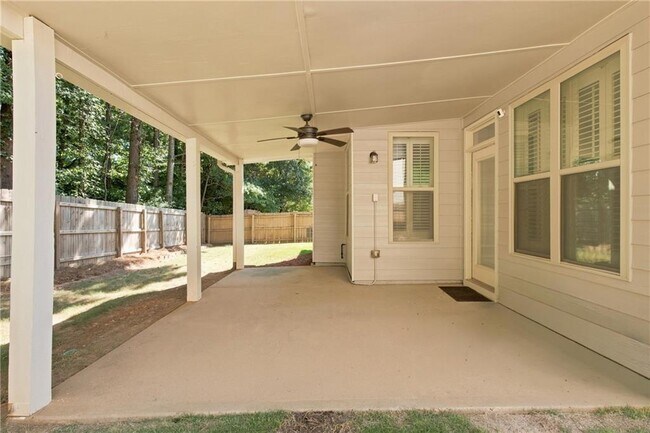 Building Photo - 3135 Carrick Rd