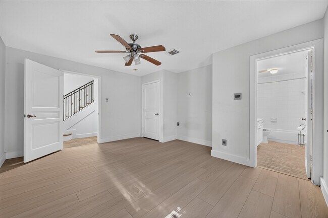 Building Photo - 6308 Schuler St