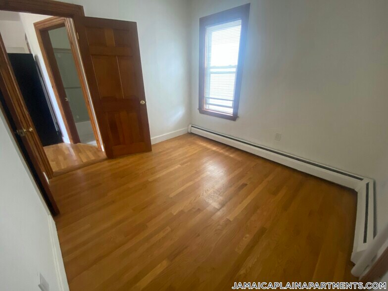 Building Photo - 3 Nira Ave