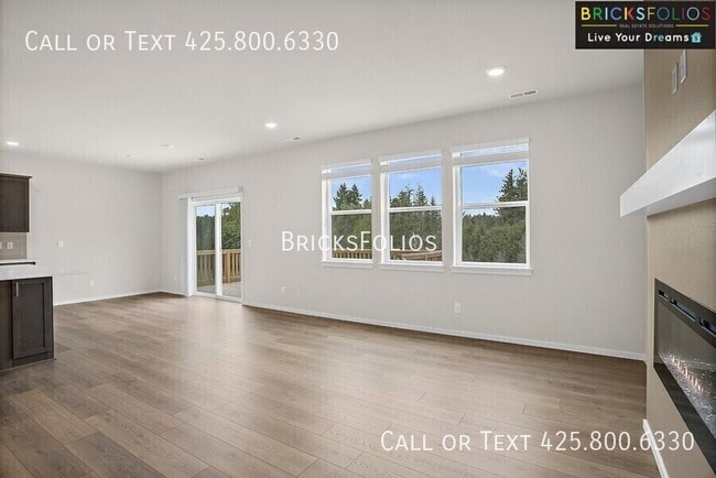 Building Photo - 1209 SW Pendleton Way