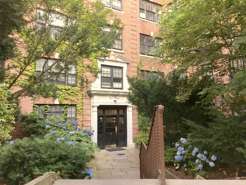 Building Photo - 50 Follen St