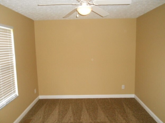 Building Photo - 328 Prairie Run Dr