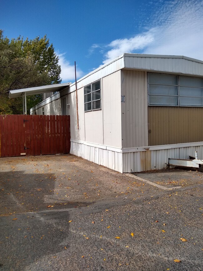 Building Photo - 465 N 800 W