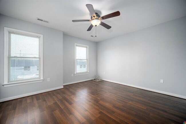 Building Photo - 931 W Leigh St